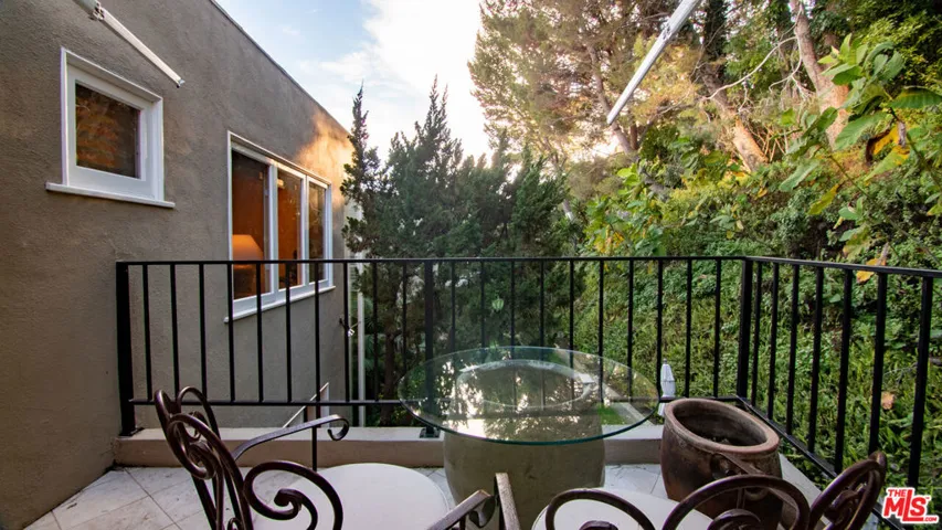 1417 Bluebird Avenue, Los Angeles, California 90069