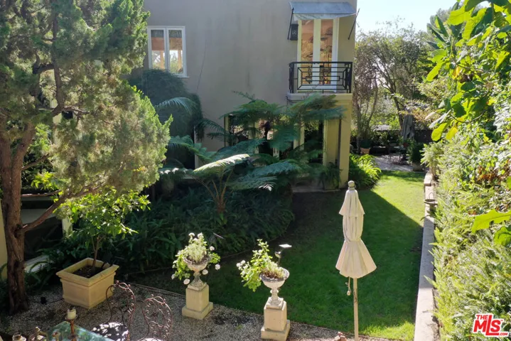 1417 Bluebird Avenue, Los Angeles, California 90069
