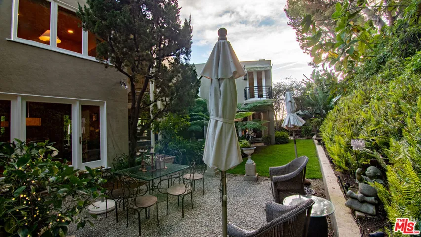 1417 Bluebird Avenue, Los Angeles, California 90069