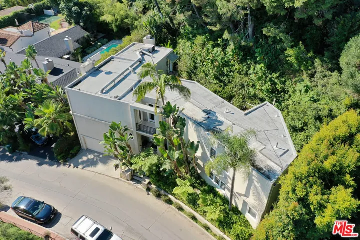 1417 Bluebird Avenue, Los Angeles, California 90069