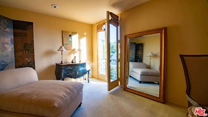 1417 Bluebird Avenue, Los Angeles, California 90069