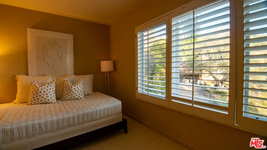 1417 Bluebird Avenue, Los Angeles, California 90069