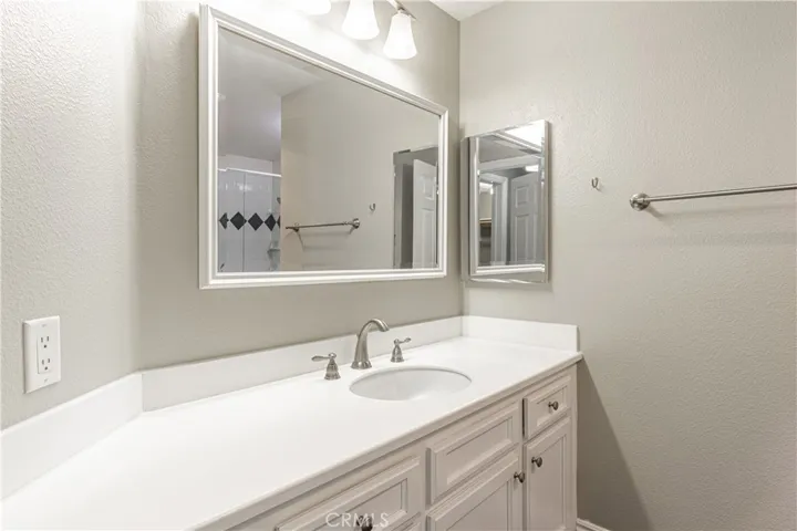 140 The Village 202, Redondo Beach, California 90277