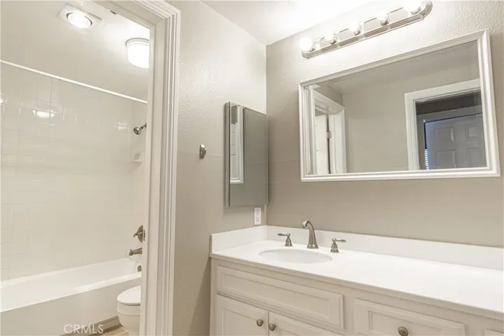 140 The Village 202, Redondo Beach, California 90277