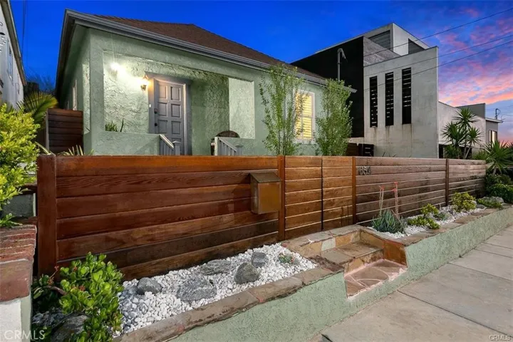 654 8th Street, Hermosa Beach, California 90254