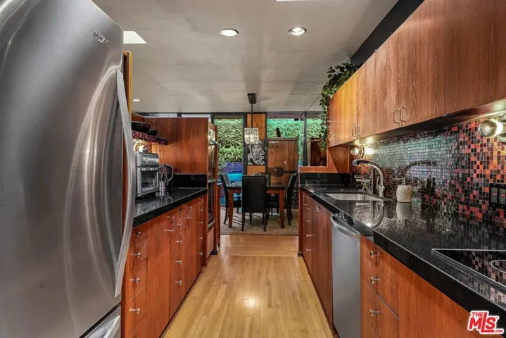 1543 N Beverly Glen Boulevard, Los Angeles, California 90077