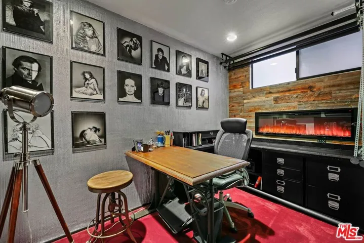 1543 N Beverly Glen Boulevard, Los Angeles, California 90077