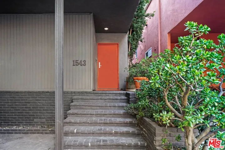 1543 N Beverly Glen Boulevard, Los Angeles, California 90077