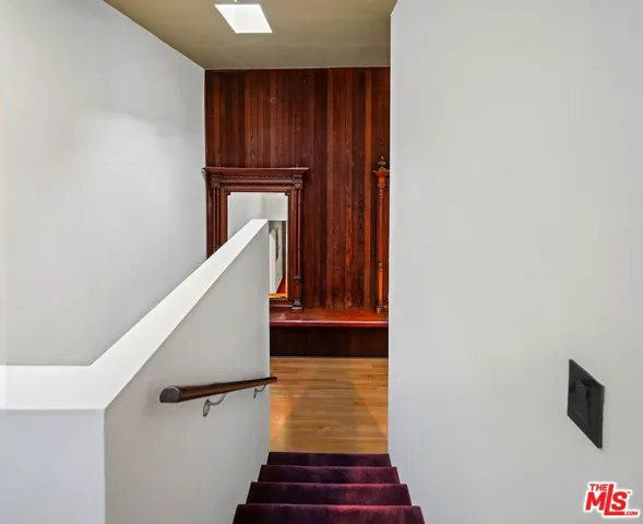 1543 N Beverly Glen Boulevard, Los Angeles, California 90077