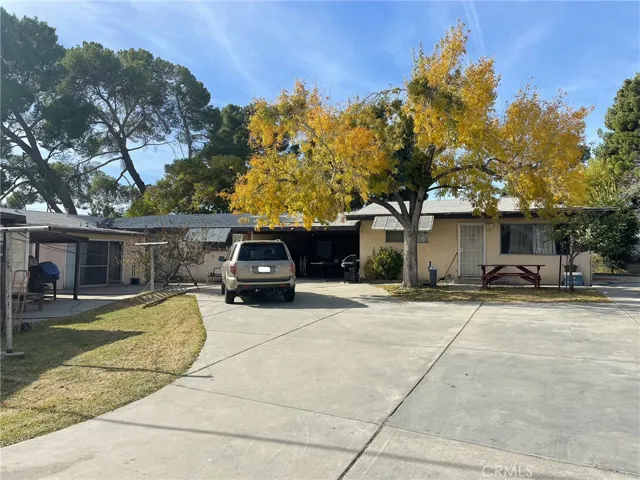 DUPLEX WITH CARPORT