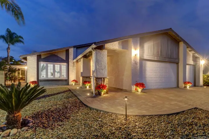 9669 Derald Road, Santee, California 92071