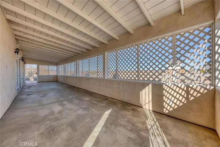 covered patio/ porch