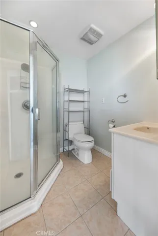 studio bathroom