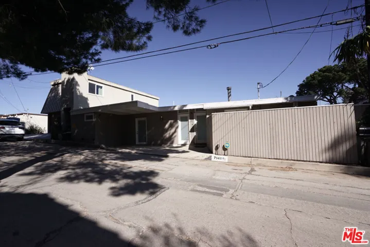 7141 Pacific View Drive, Los Angeles, California 90068