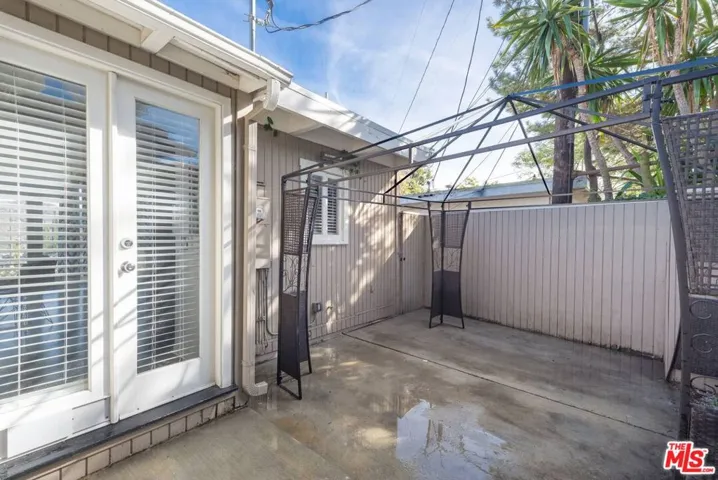 7141 Pacific View Drive, Los Angeles, California 90068