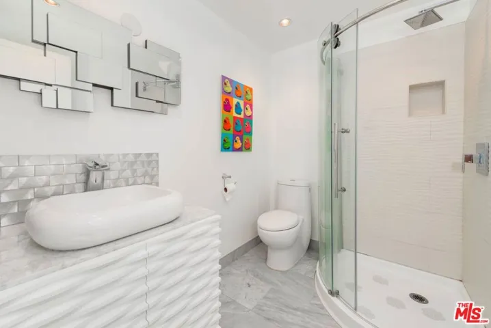 7141 Pacific View Drive, Los Angeles, California 90068