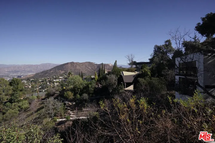 7141 Pacific View Drive, Los Angeles, California 90068