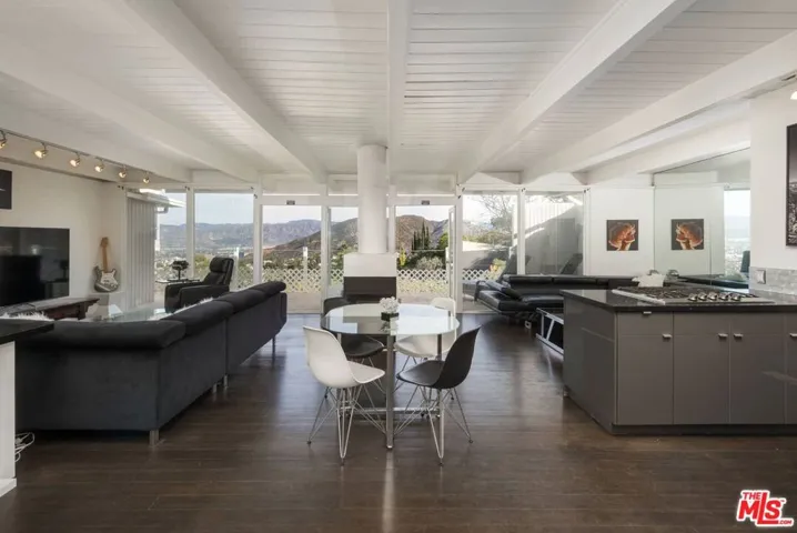7141 Pacific View Drive, Los Angeles, California 90068