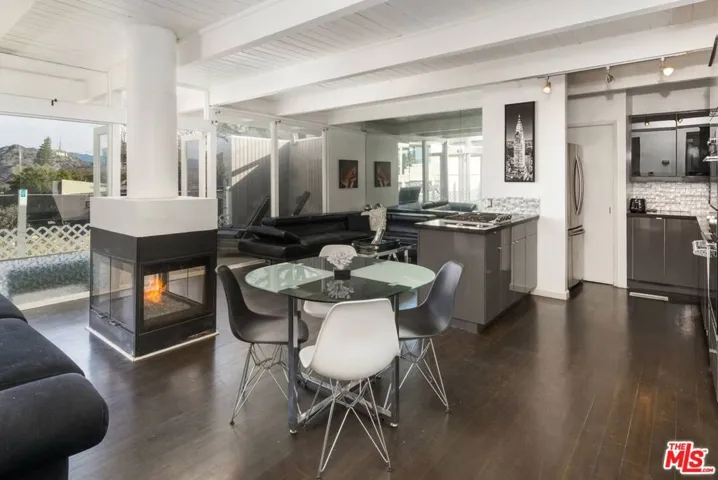 7141 Pacific View Drive, Los Angeles, California 90068