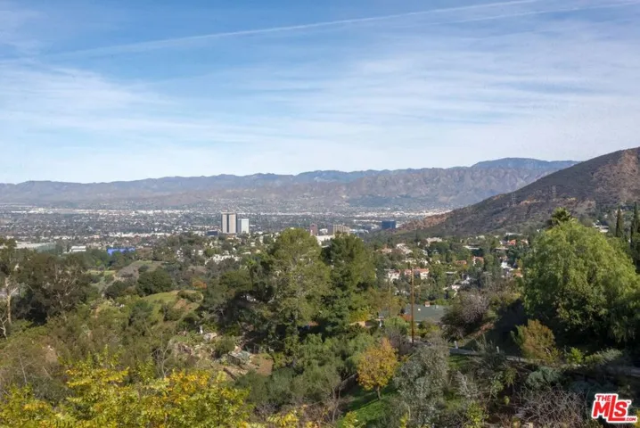 7141 Pacific View Drive, Los Angeles, California 90068