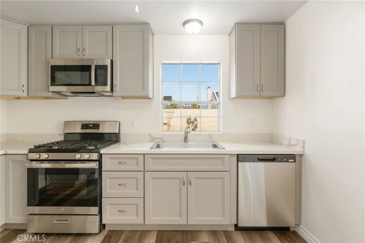 1799 Cottonwood Drive, Colton, California 92324