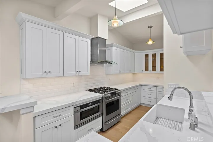 412 Vista Flora, Newport Beach, California 92660