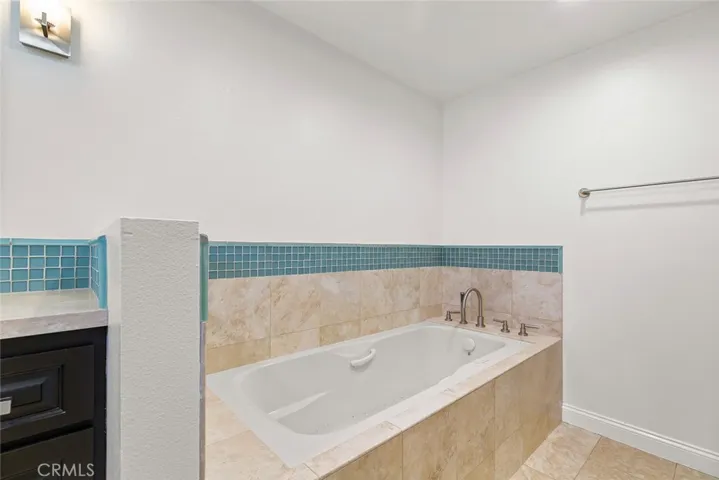 412 Vista Flora, Newport Beach, California 92660