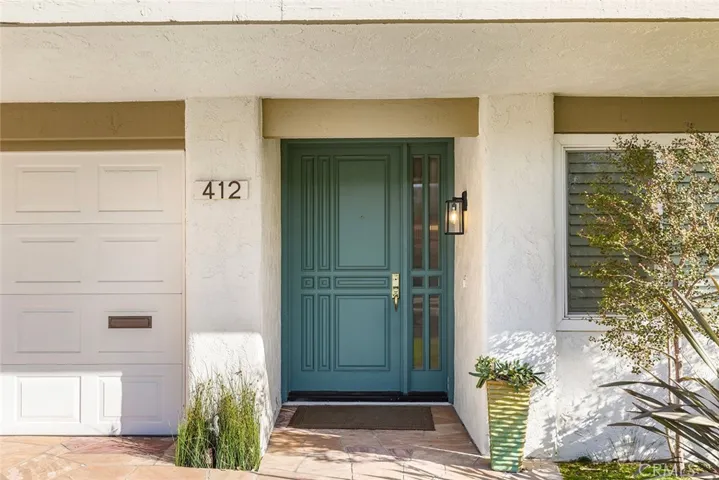 412 Vista Flora, Newport Beach, California 92660