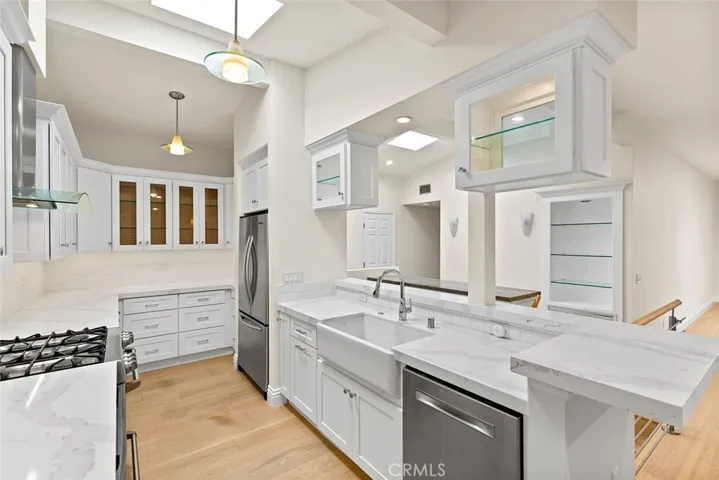 412 Vista Flora, Newport Beach, California 92660
