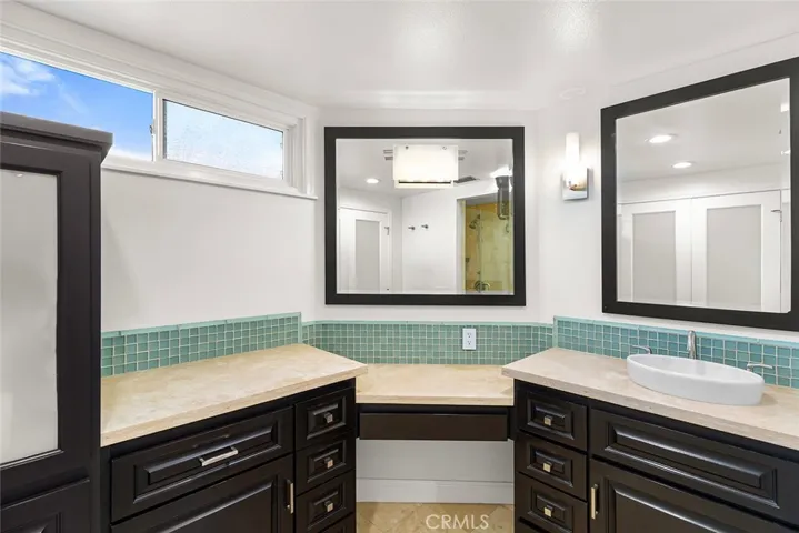 412 Vista Flora, Newport Beach, California 92660
