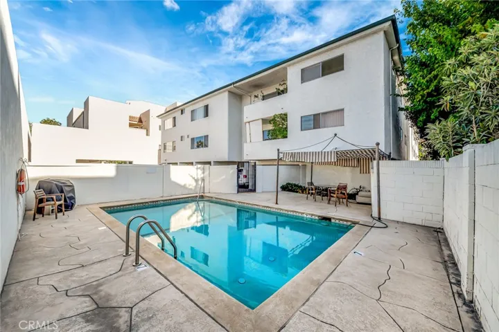 5315 Zelzah Avenue 6, Encino, California 91316