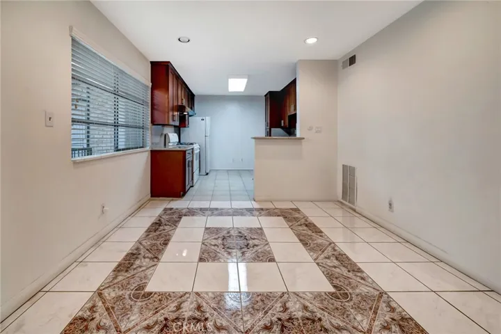 5315 Zelzah Avenue 6, Encino, California 91316