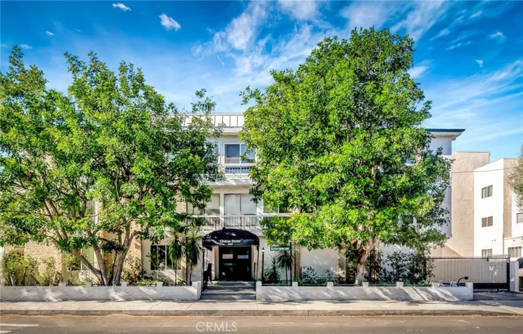 5315 Zelzah Avenue 6, Encino, California 91316