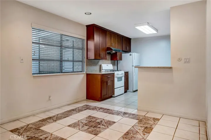 5315 Zelzah Avenue 6, Encino, California 91316