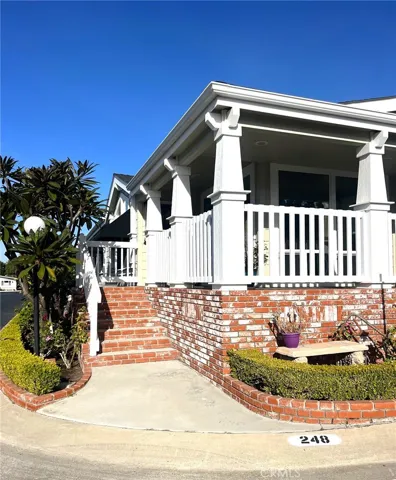 Steps to front door/wrap around deck