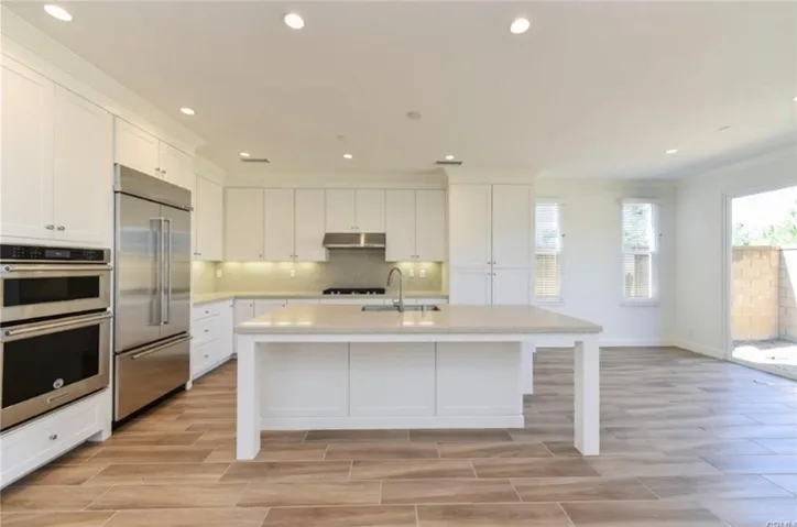 121 Mistletoe, Irvine, California 92620