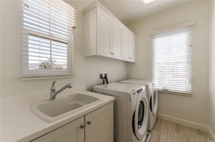 121 Mistletoe, Irvine, California 92620