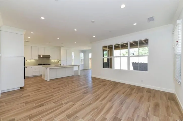 121 Mistletoe, Irvine, California 92620