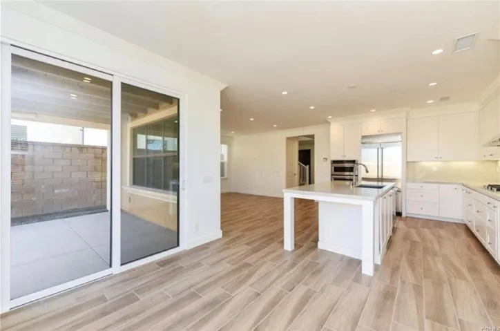 121 Mistletoe, Irvine, California 92620