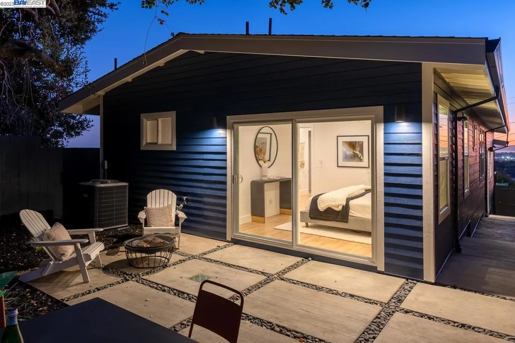 4822 Gordon St, Oakland, California 94601 home-pic-2