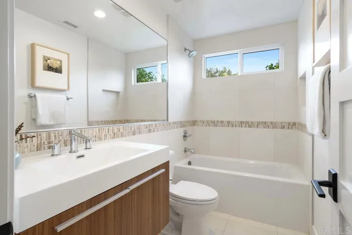 1540 Caudor Street, Encinitas, California 92024