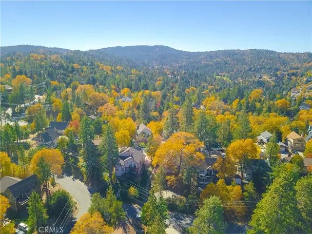 1126 Aleutian Drive, Lake Arrowhead, California 92352