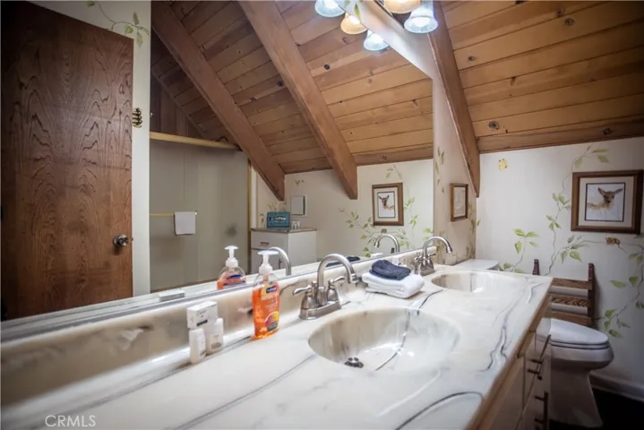 1126 Aleutian Drive, Lake Arrowhead, California 92352