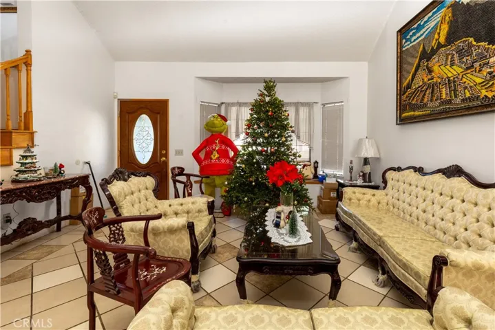 14935 Long View Drive, Fontana, California 92337