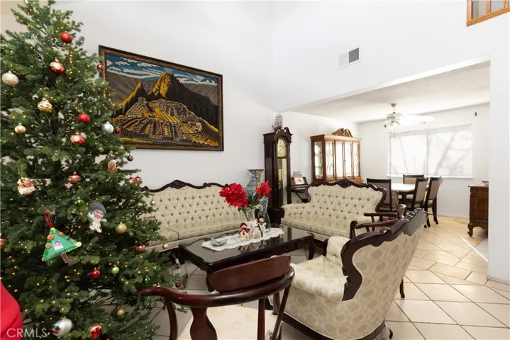 14935 Long View Drive, Fontana, California 92337