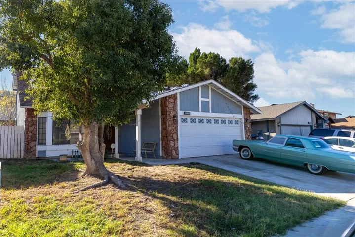 14935 Long View Drive, Fontana, California 92337