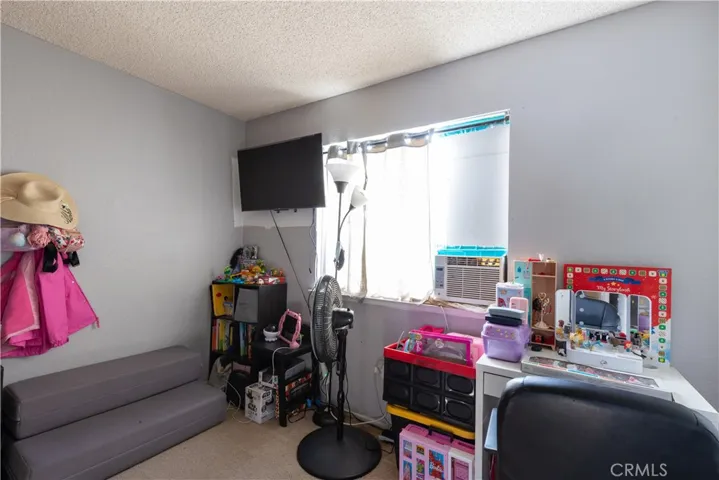 14935 Long View Drive, Fontana, California 92337