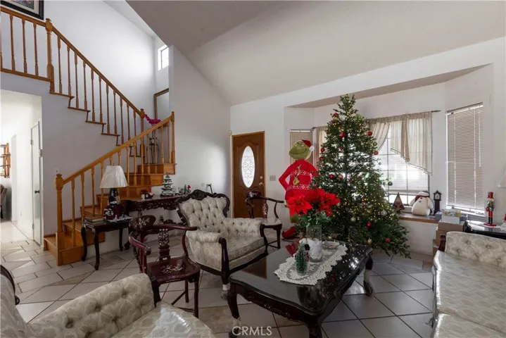 14935 Long View Drive, Fontana, California 92337