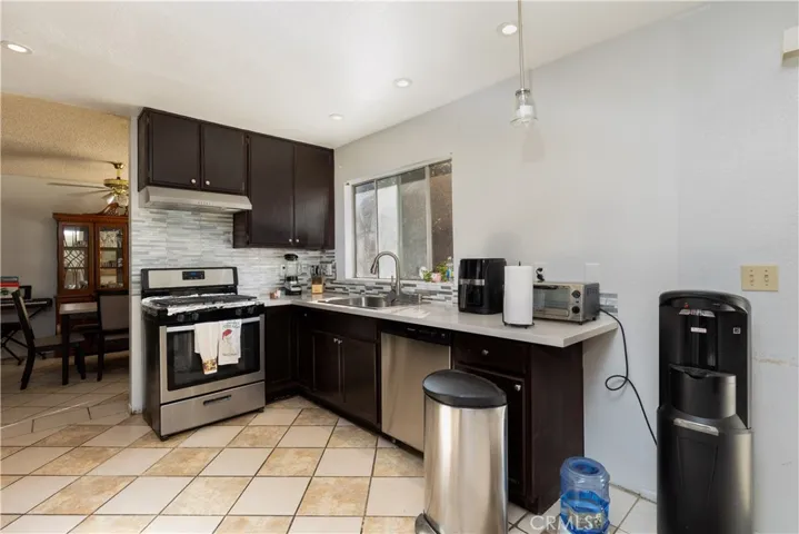 14935 Long View Drive, Fontana, California 92337
