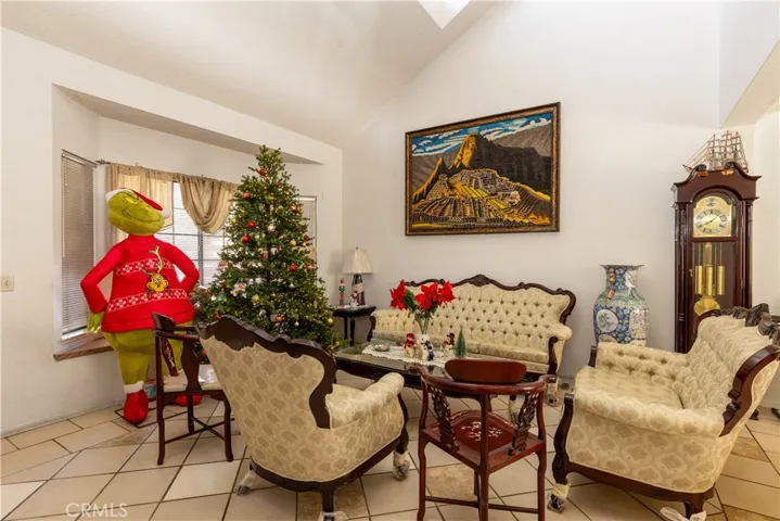 14935 Long View Drive, Fontana, California 92337